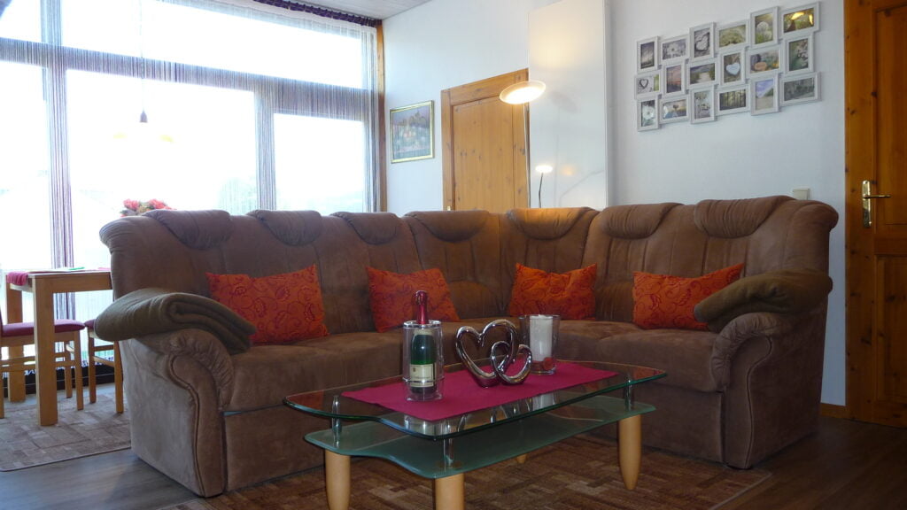 11. Wohnung2-Wohnzimmer-2